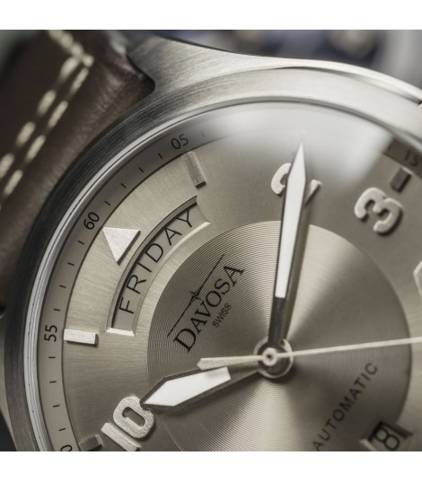 Newton Pilot Day-Date