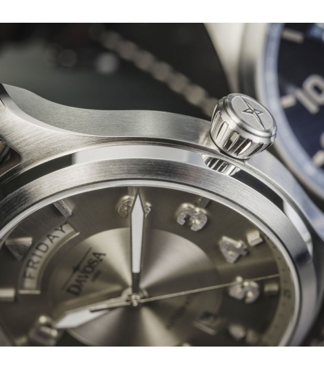 Newton Pilot Day-Date -20%